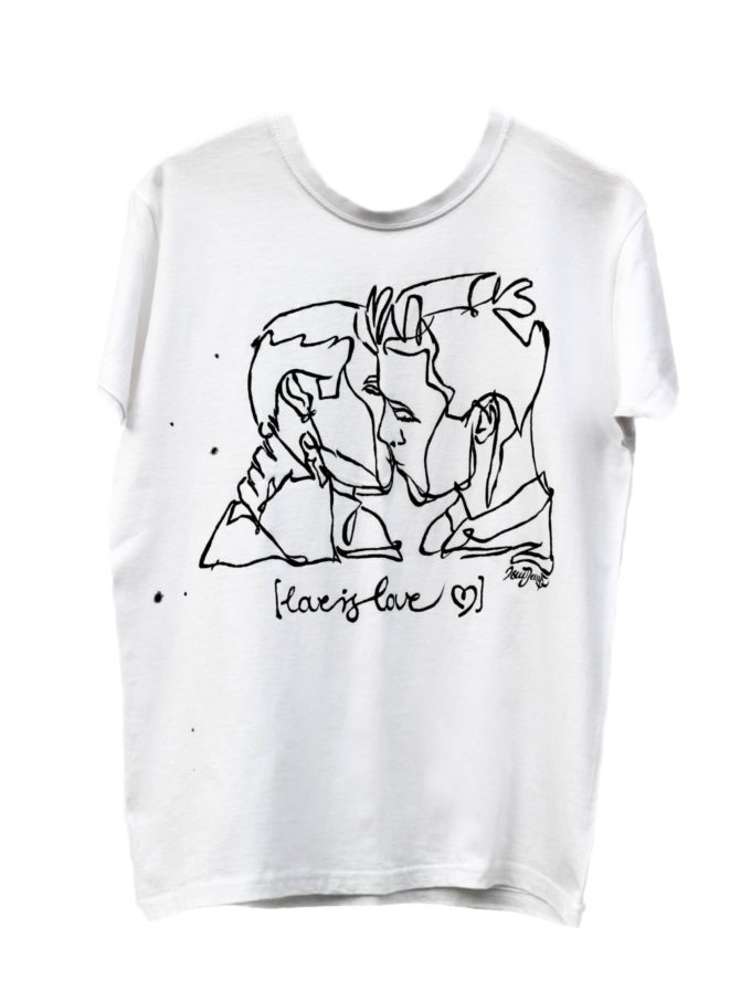 LOVEISLOVE Tshirt