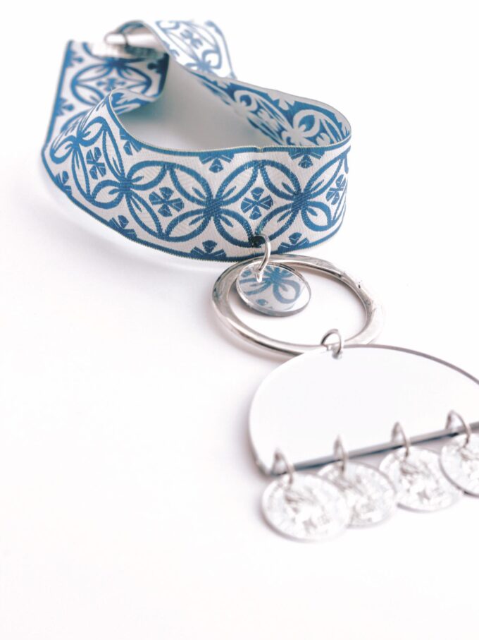 GRECA Choker