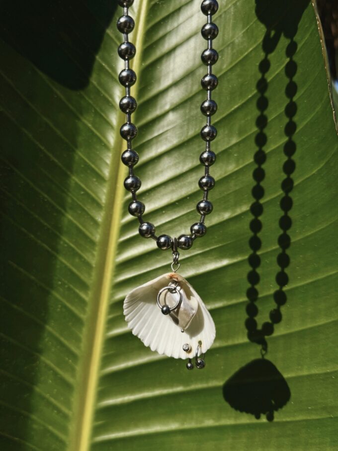 MAGIC SHELL Necklace